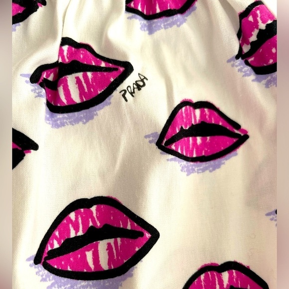 Prada all over kiss print cotton poplin off the shoulder dress - Picture 9 of 10